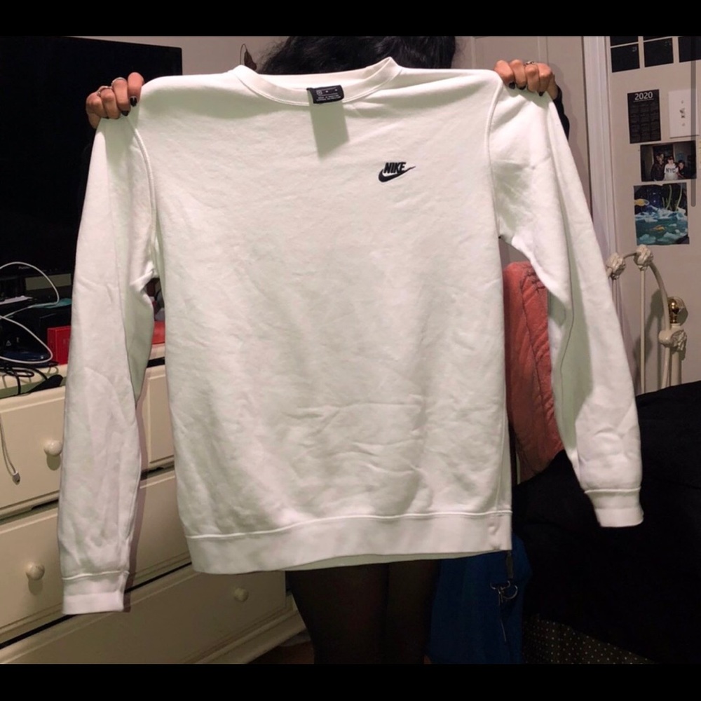 White nike crew neck